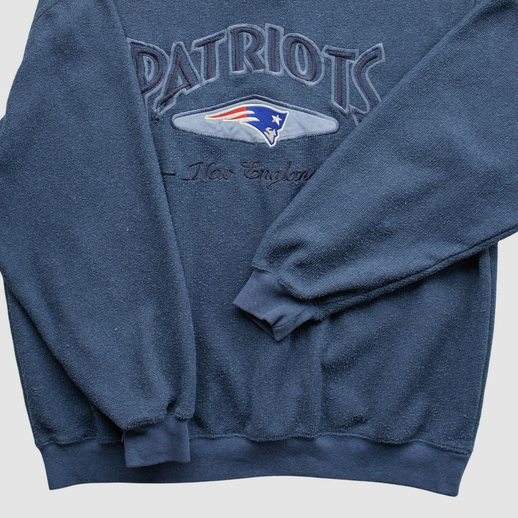 New England Patriots Fanatics Lee Apparel 90s Pullover Sweatshirt