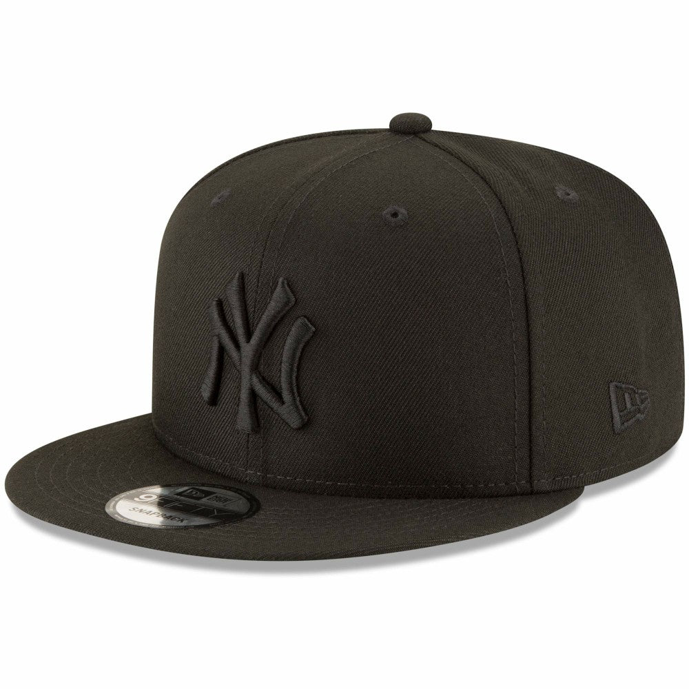 New York Yankees New Era Black on Black 9FIFTY Team Snapback Adjustable Hat | MLB Near me