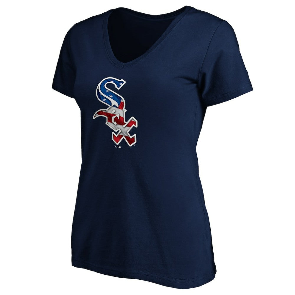 Chicago White Sox Logo Women's Banner Wave V-Neck T-Shirt | MLB Shop