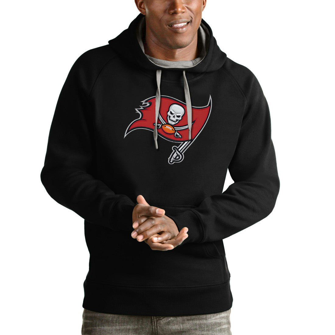 Tampa Bay Buccaneers  Antigua Victory Pullover Hoodie