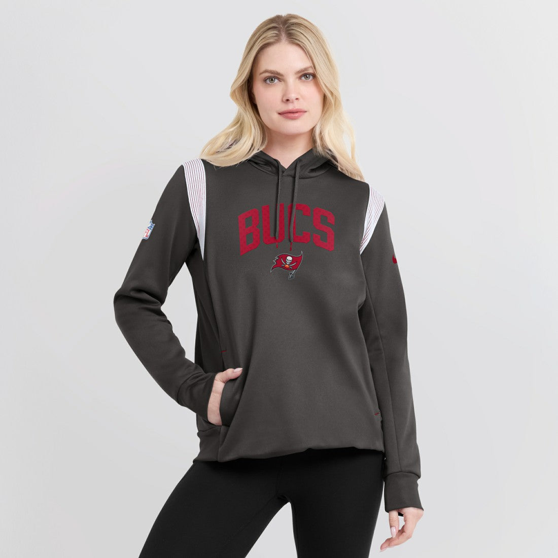 Tampa Bay Buccaneers Nike Women's Sideline Stack Performance Pullover Hoodie