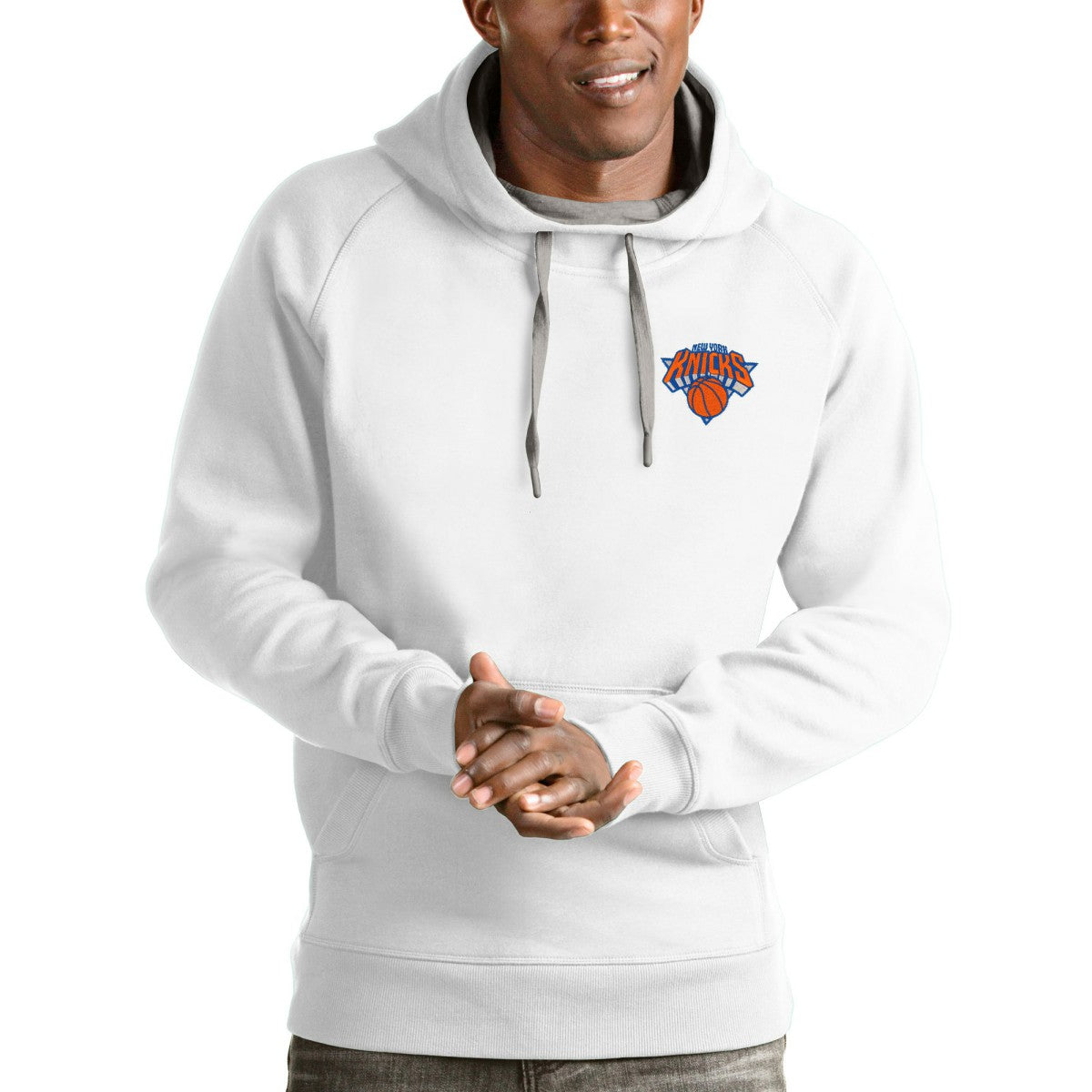 New York Knicks Antigua Victory Pullover Hoodie Online
