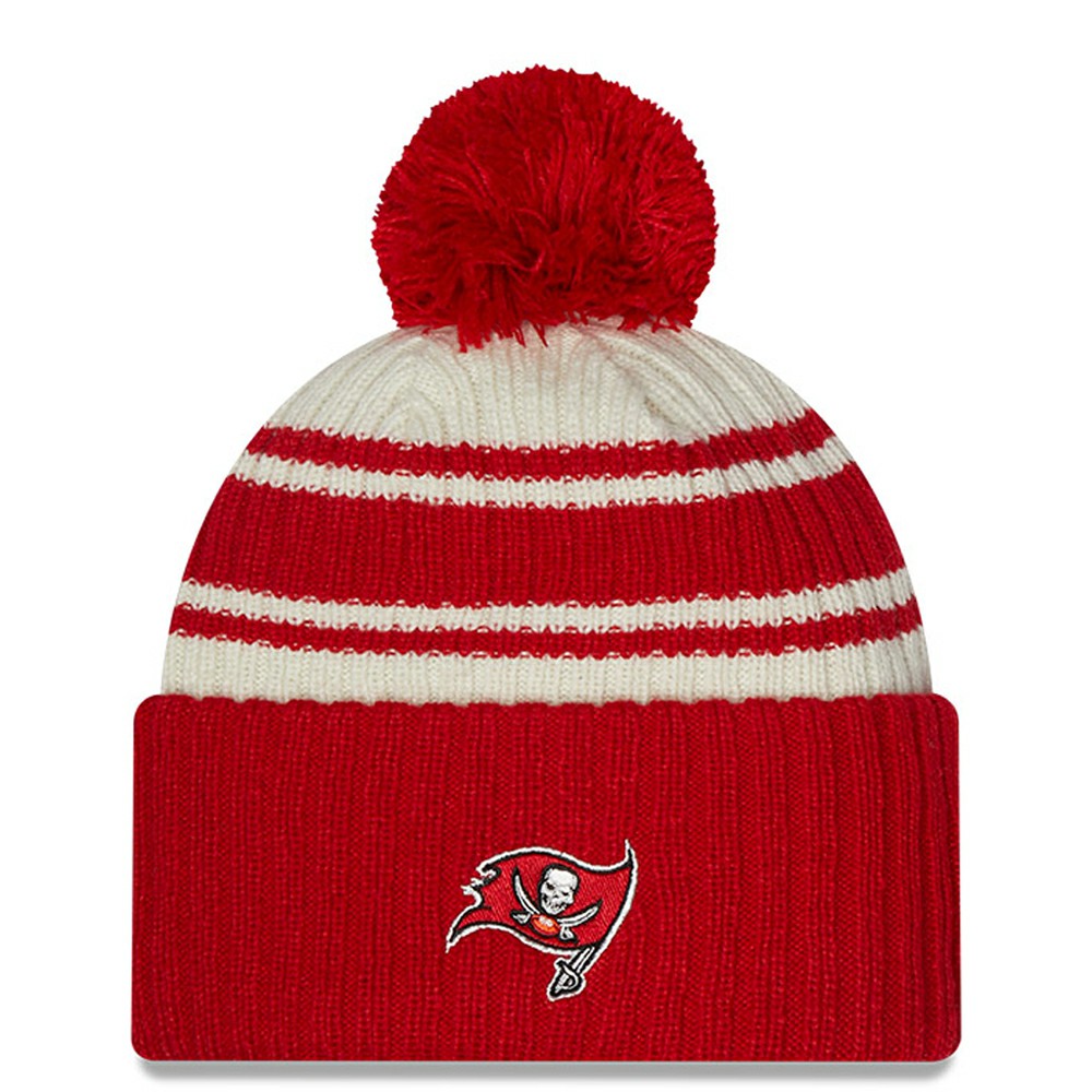 Tampa Bay Buccaneers New Era 2022 Sideline Sport Cuffed Pom Knit Hat