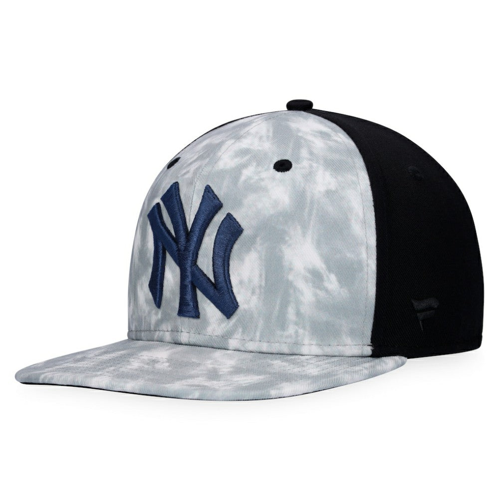 New York Yankees Majestic Smoke Dye Snapback Hat | MLB Shop
