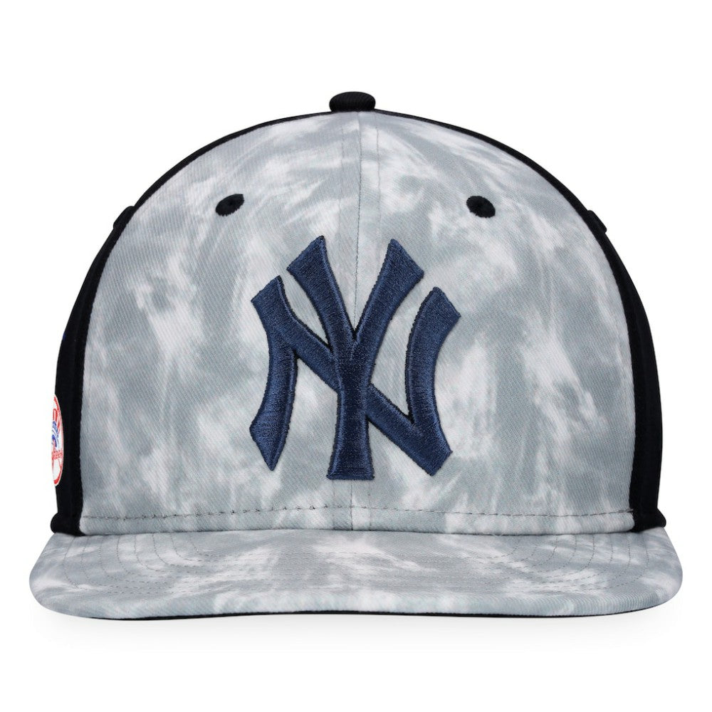 New York Yankees Majestic Smoke Dye Snapback Hat | MLB Shop