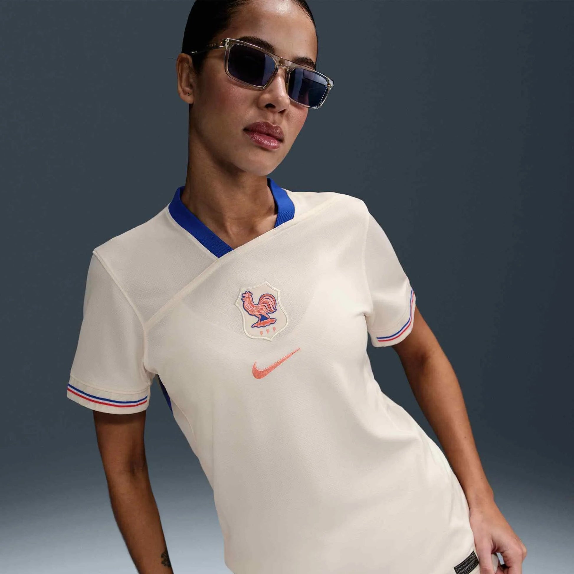 2025 France Women's Stadium Away Soccer Jersey Pale Ivory/Bright Blue/Light Madder Root - Nike