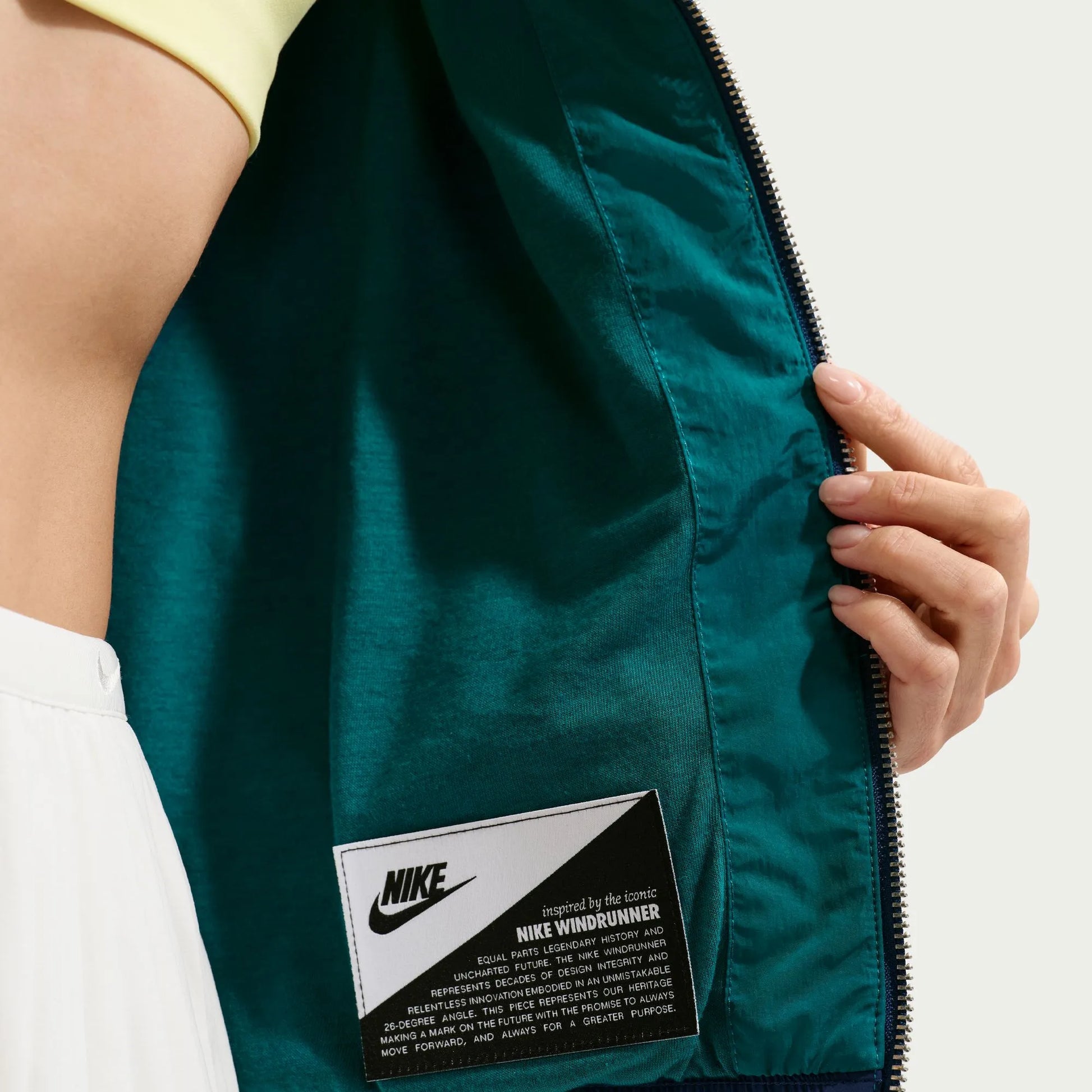 2026-27 Brazil Women's UV Woven Jacket Coastal Blue/Geode Teal/Midwest Gold/Midwest Gold - Nike